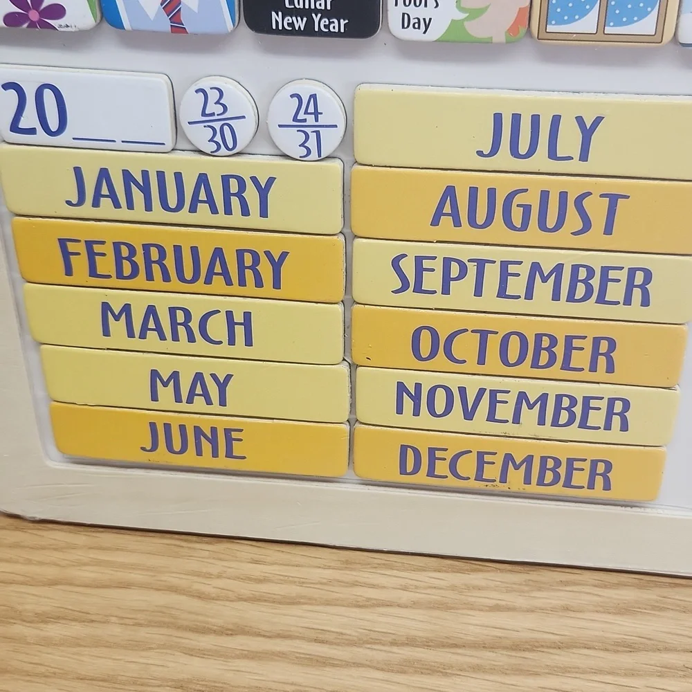 Melissa & Doug Colorful Magnetic Calendar NIP